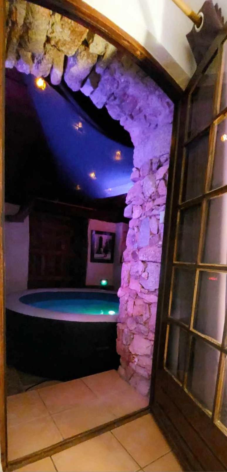 Chambre Love Romantique Avec Spa Privee Calvi  Ngoại thất bức ảnh