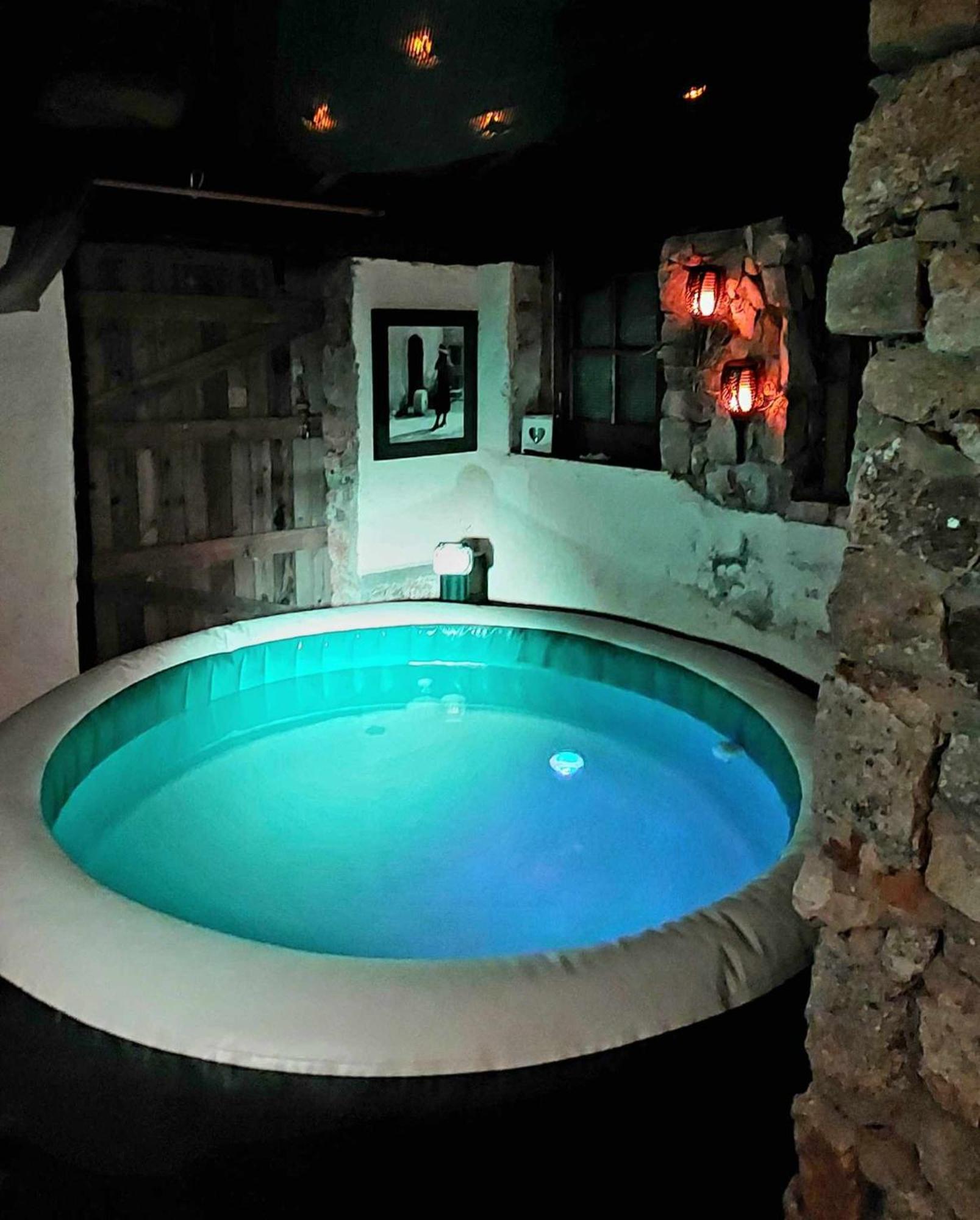 Chambre Love Romantique Avec Spa Privee Calvi  Ngoại thất bức ảnh
