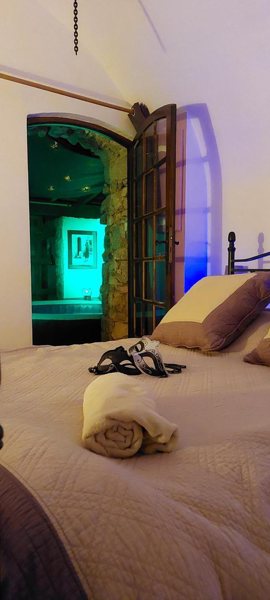 Chambre Love Romantique Avec Spa Privee Calvi  Ngoại thất bức ảnh